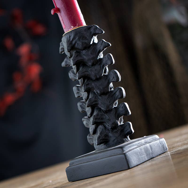 15795 Skull Gothic Vertebrae Candleholder