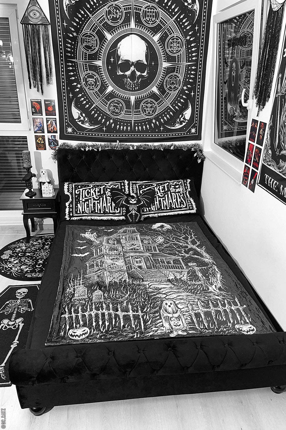 Haunted Mansion Throw Blanket