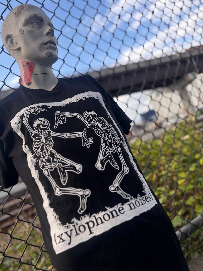 Dancing Skeletons make xylophone noises t-shirt.
