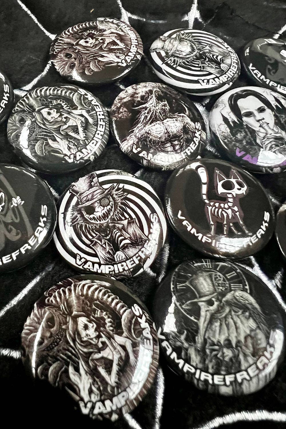 VampireFreaks Buttons - 5 Pack