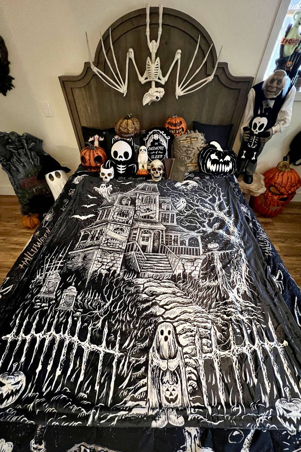 Haunted Mansion Throw Blanket
