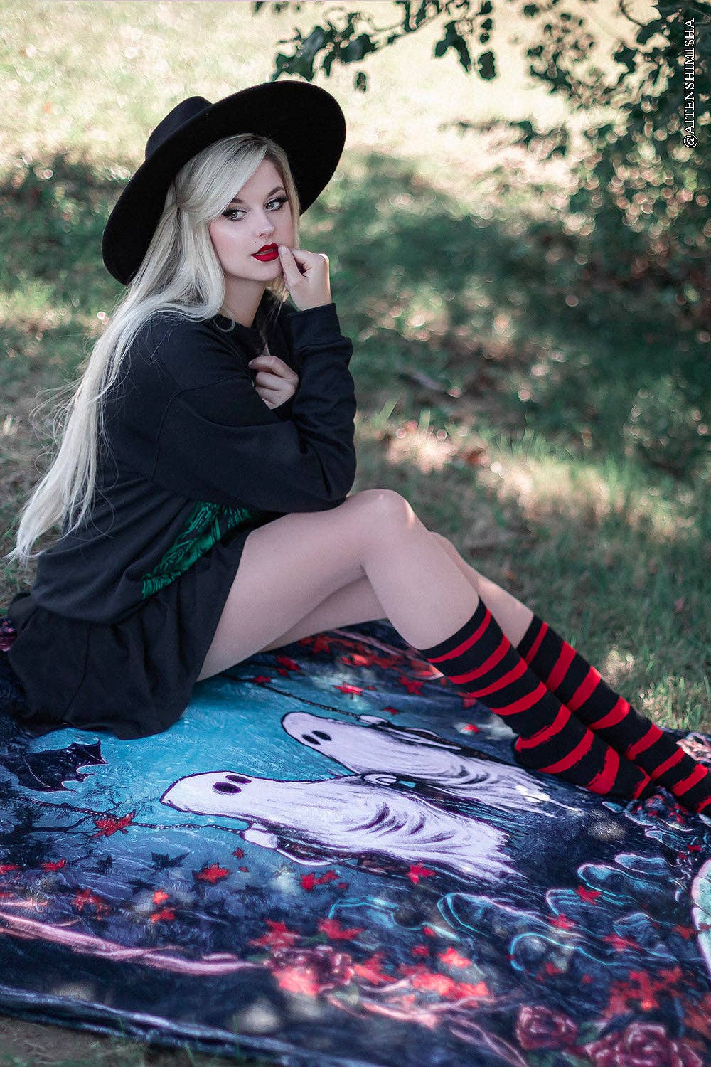 Ghost Love Throw Blanket