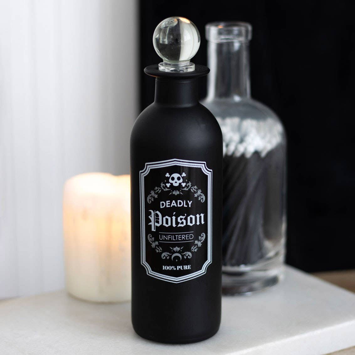 16019 Deadly Poison Apothecary Potion Bottle