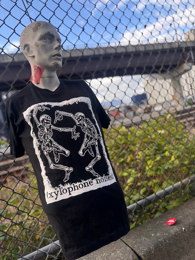Dancing Skeletons make xylophone noises t-shirt.