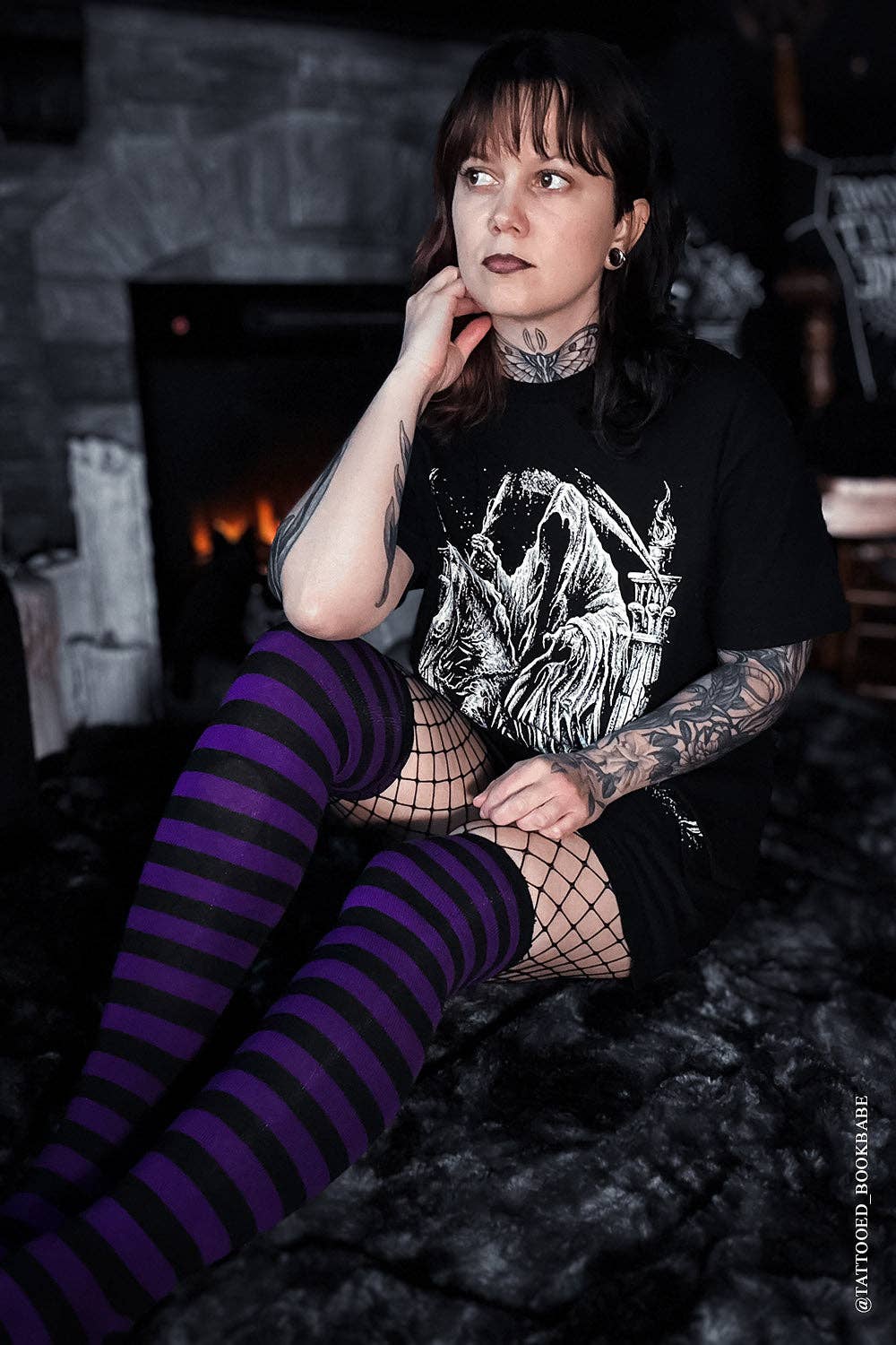 Fishnet Garter Thigh High Socks [Black/Purple]